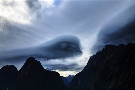 貴州成人高考經(jīng)管類要考哪些科目？